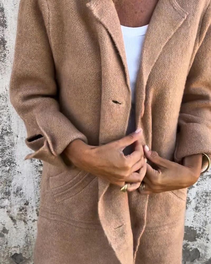 Tracy | Elegant long coat with lapels